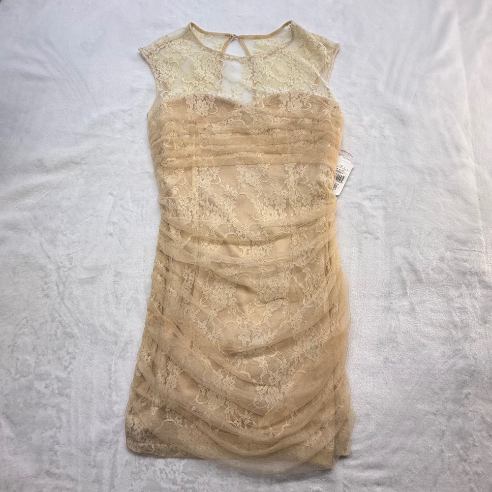En Creme Illusion Lace Overlay  Dress Ruched Tulle Overlay Cream Bodice NWTs SM